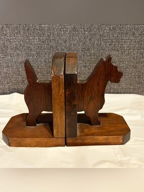 Pair Of Scotty Dog Bookends Wooden Vintage Artsy Art Deco Library Decorative